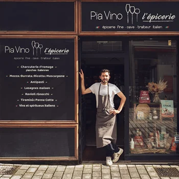 Façade et vitrine de l'épicerie fine italienne PiaVino Hauts-Pavés à Nantes